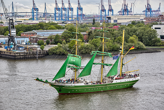 Hamburg, Hafen. Jugend- und Ausbildungsschiff ALEXANDER VON HUMBOLDT II.