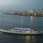Die fünftgrösste Segelyacht der Welt “ATHENA” in Hamburg eingetroffen.