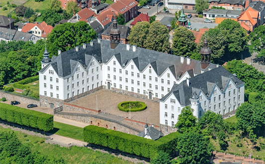 SchlossPlo?n